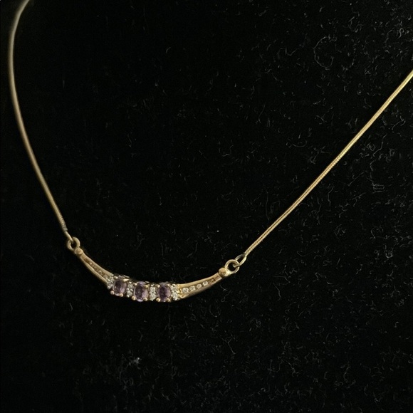 Elegant Gold Necklace with Purple Amethyst Accents - Picture 5 of 8